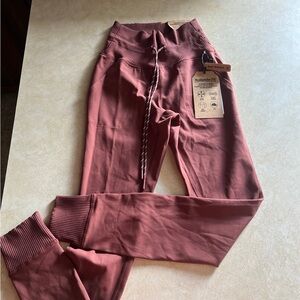 Avalanche Women's High-Rise Rib Waist Joggers